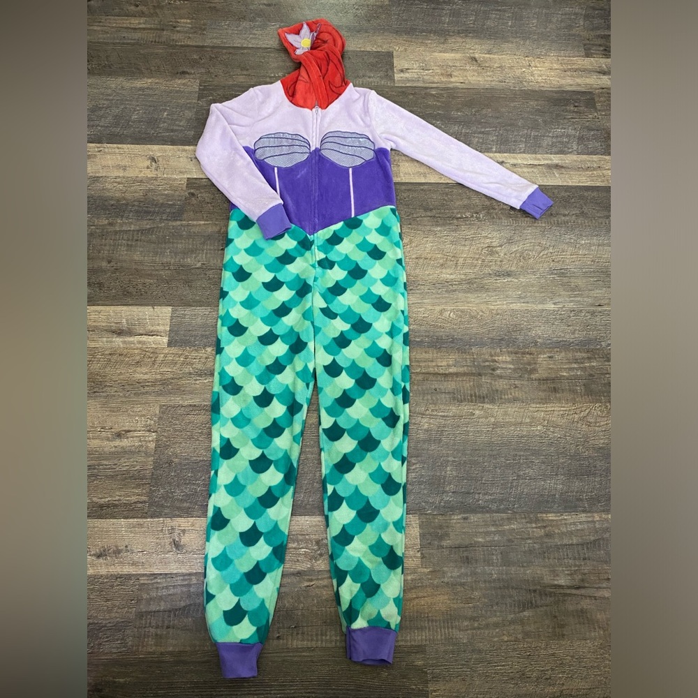 Disney Little Mermaid onesie pajama - Picture 2 of 8